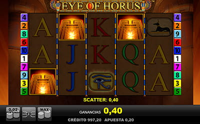 Tres símbolos pirámide activan los giros gratis en slot Eye of Horus