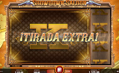 Panel de control de Showdown Saloon al obtener una tirada extra, aparece en el centro de la pantalla Tirada Extra